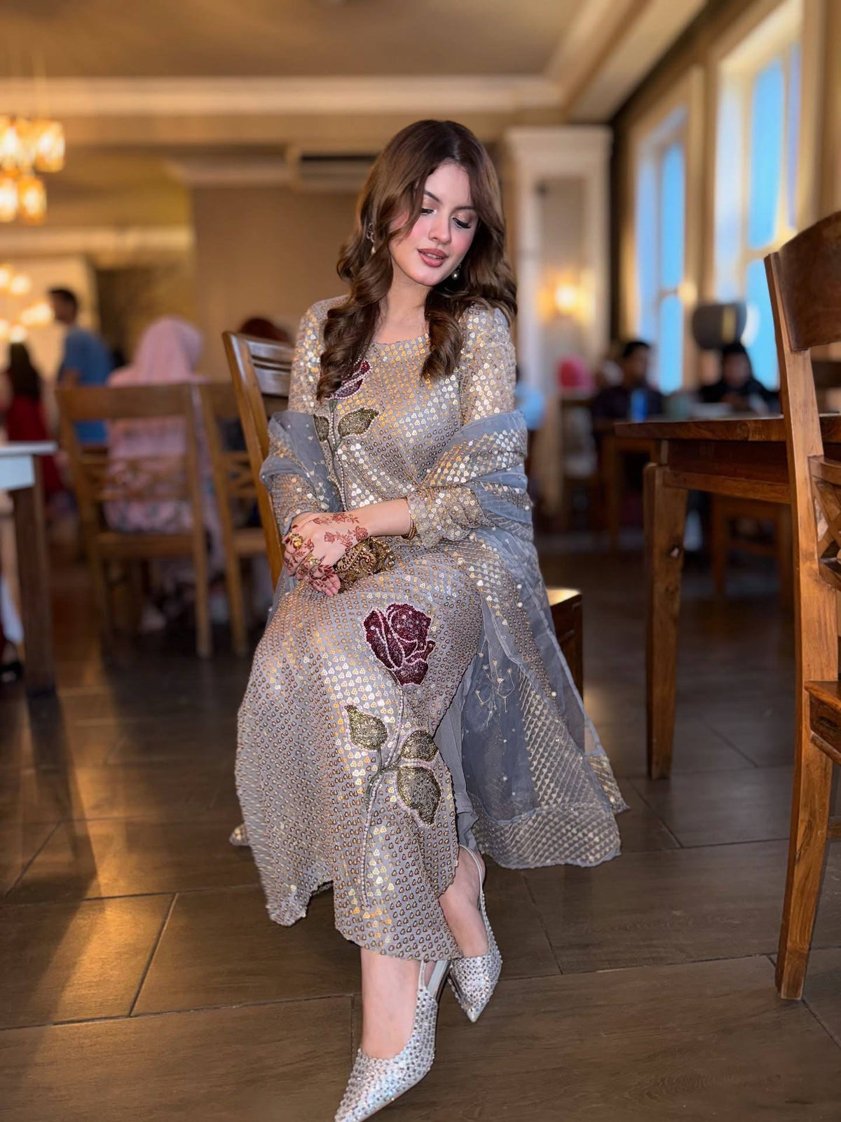 TWIL SEQUINS, FAUX GEORGETTE FABRIC✨KURTI, DUPATTA & PENT ✨