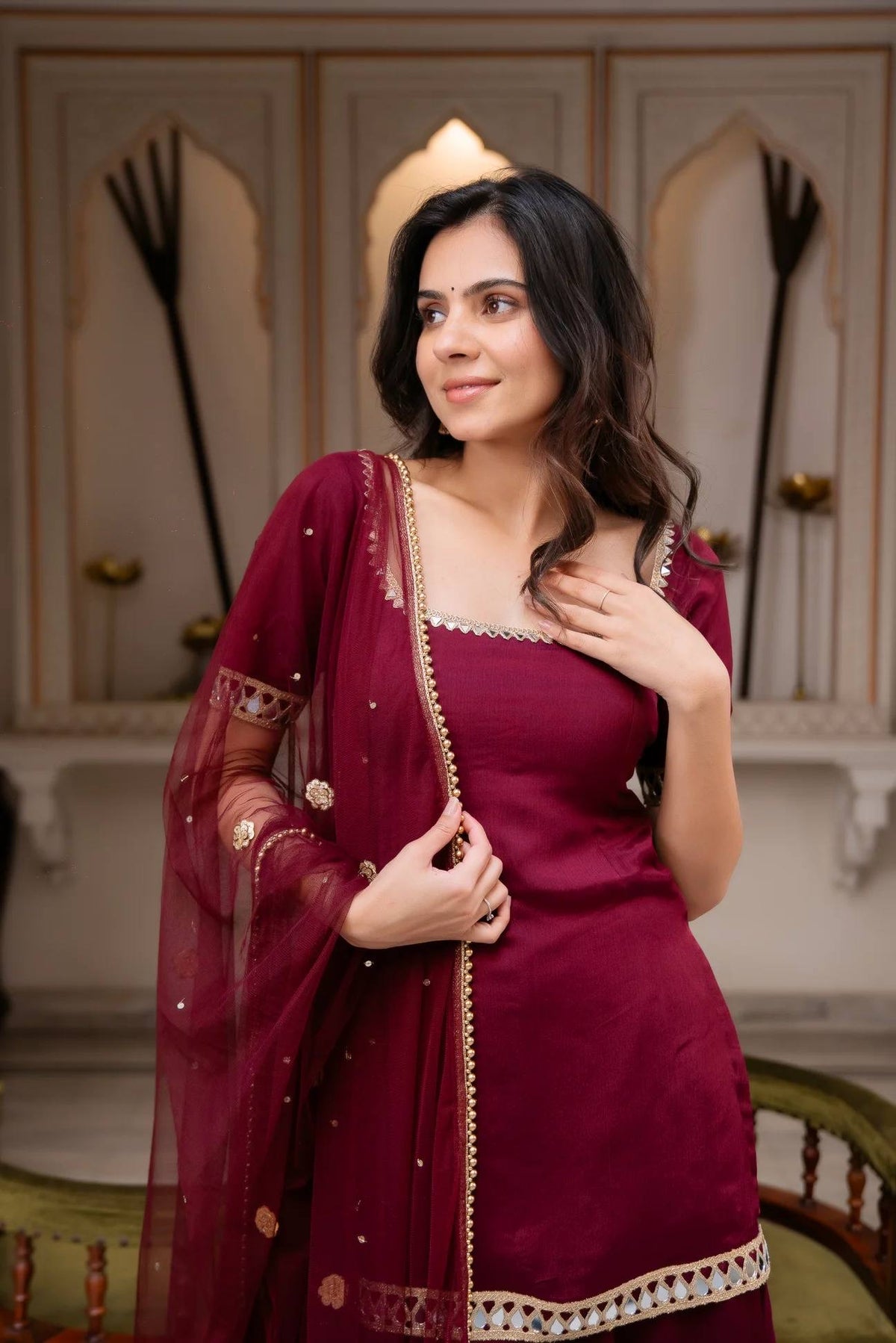 HEAVY 3 PIECES SUIT PAIR WITH EMBROIDERY AND REAL MIRROR WORK WITH FANCY LACE 👗