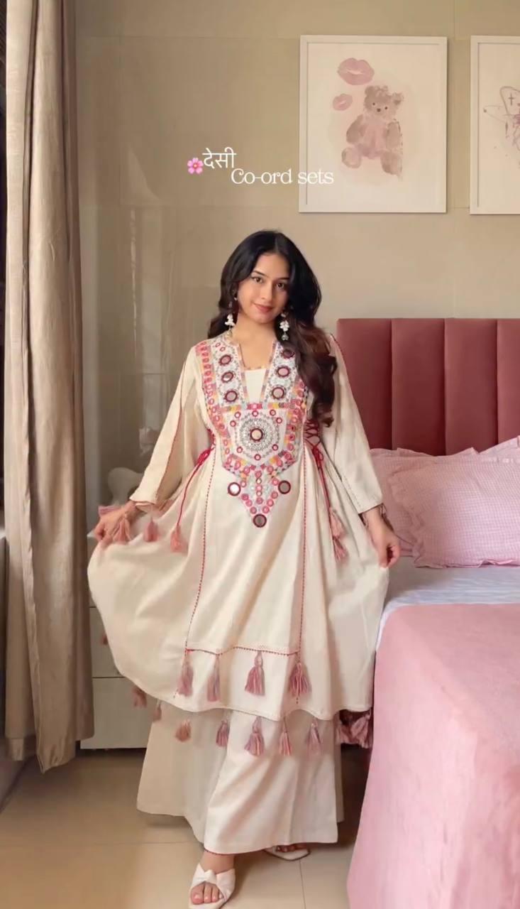 New Designer The Perfect Match Trendy & Comfortable 2-Piece Stylish Ensemble: Includes a well-fitted top and coordinated bottom Set Set